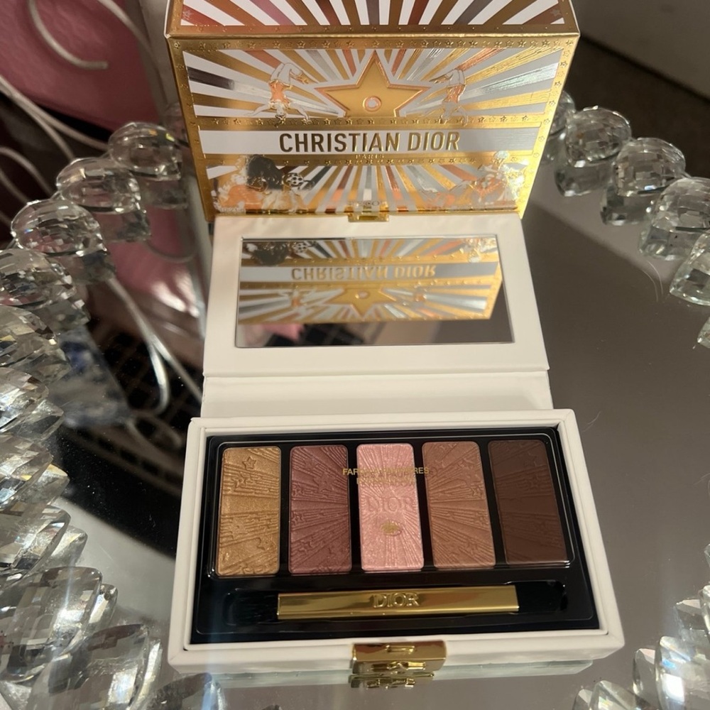 Christian Dior Holiday 2025 Holiday Iconic Eye Palette - Picture 2 of 6